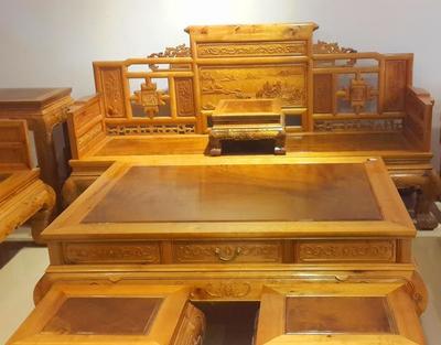 金丝楠木并非红木，但同为珍贵硬木的璀璨明珠